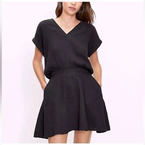Lou & Grey Triple Cloth V-Neck Pocket Dress